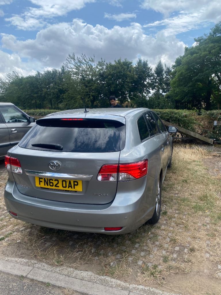 Toyota, AVENSIS, Estate, 2012, Semi-Auto, 1798 (cc), 5 doors