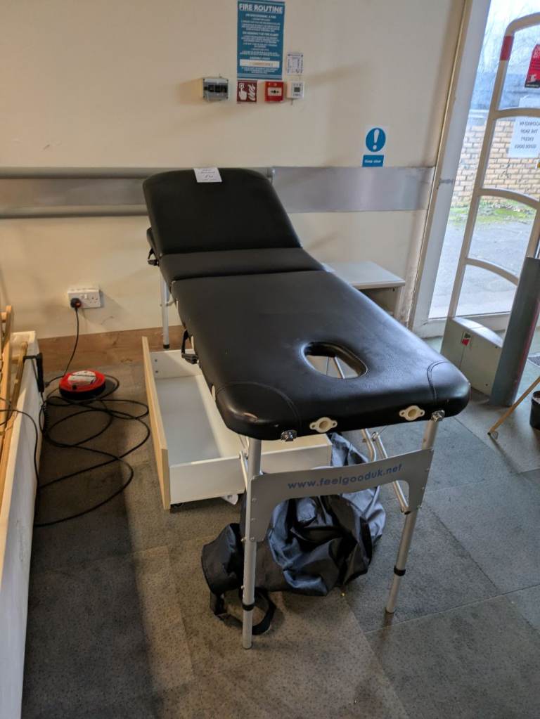 TREATMENT TABLE - PORTABLE BLACK