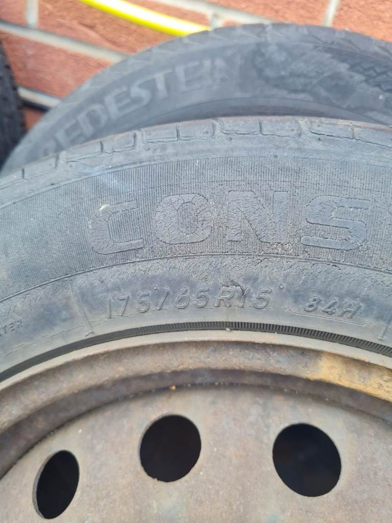 Tyres with rim R15