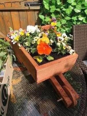 🌷Garden wheelbarrow planter🌹