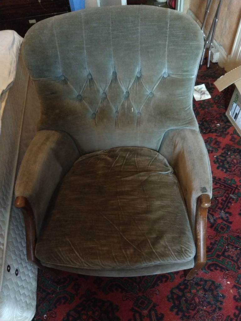 Parker knoll button back arm chair 