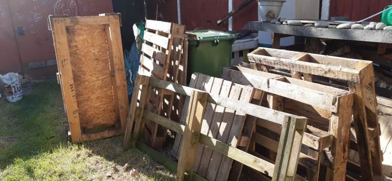 Free pallets 