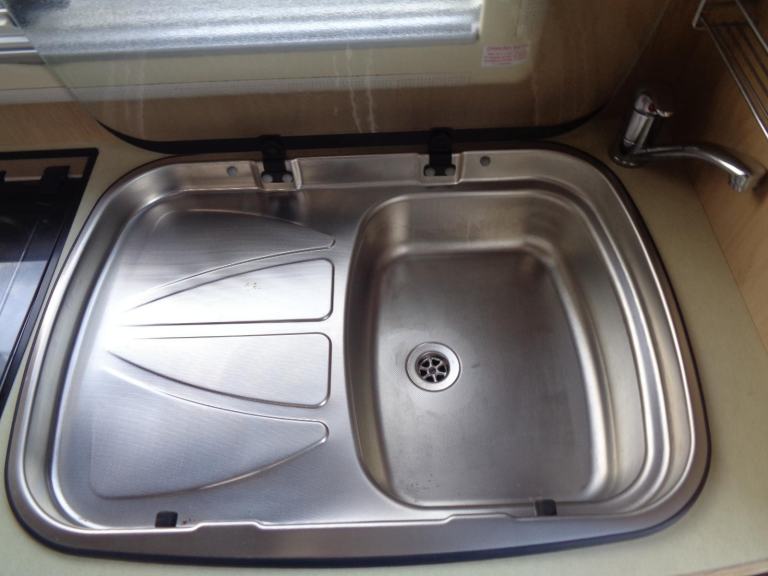 Auto-Sleepers Nuevo 2 Berth Peugeot Boxer DIESEL MANUAL 2004