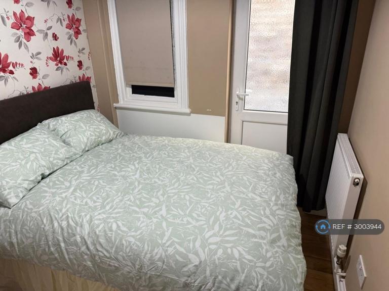 1 bedroom flat in Cherry Hinton Road, Cambridge, CB1 (1 bed) (#3003944)