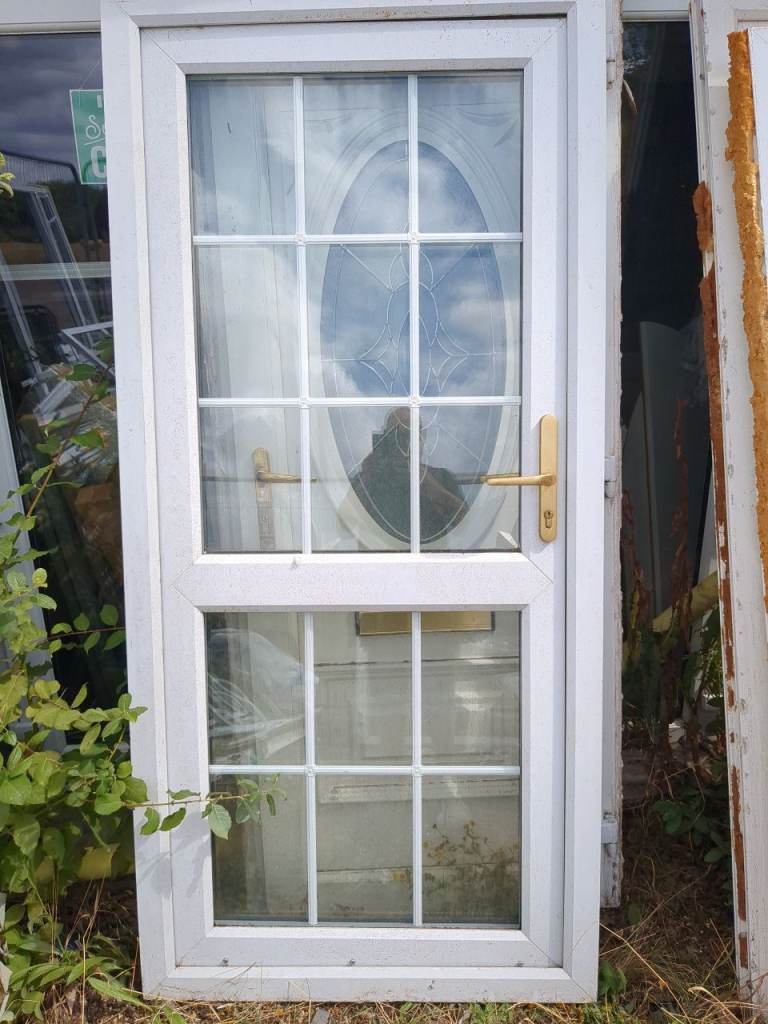 White uPVC External Door with Glass Panels – Good Condition
