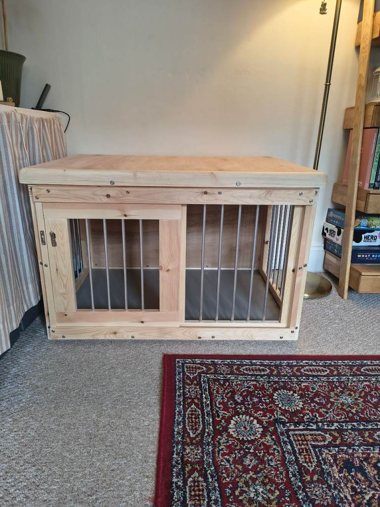 Indoor Wooden Dog Kennel / Crate with Sliding Door