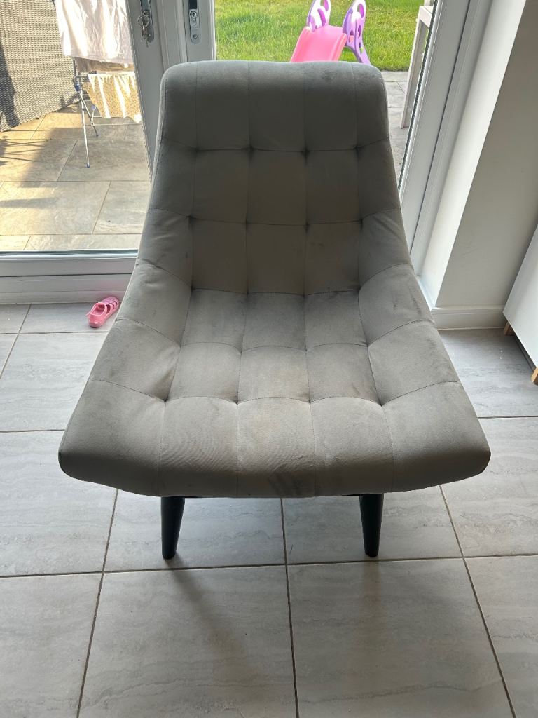 Large grey chair 