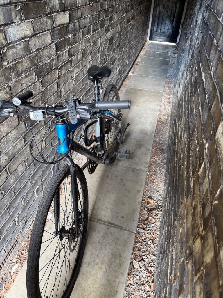 Hybrid Bike – Blue, Good Condition