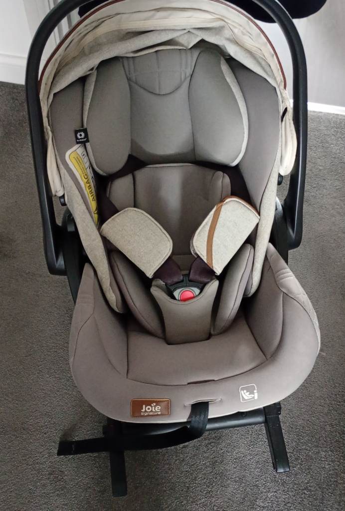 Joie Signature i-Size Car Seat with ISOFIX Base – Good Condition