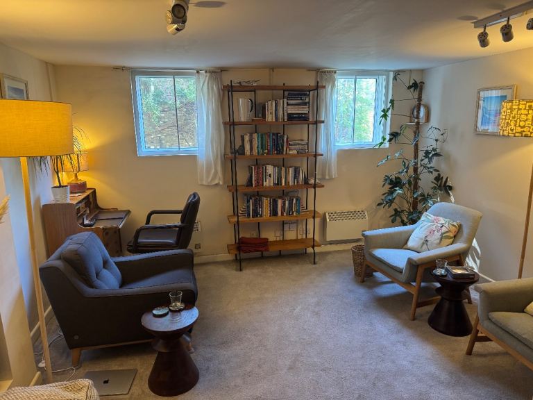 Therapy Rooms to Rent Bethnal Green London, E2, great location, competitive rates.