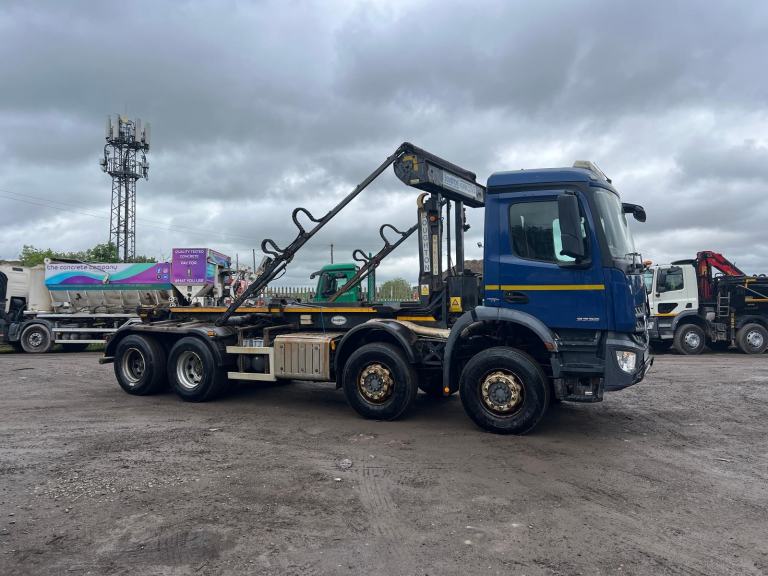 Mercedes-Benz Arocs 3236 8X4 BOUGHTON HOOKLOADERS CHOICE IN STOCK FR 185,886 KM