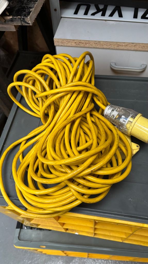 Yellow Extension Lead with Work Light – Good Condition