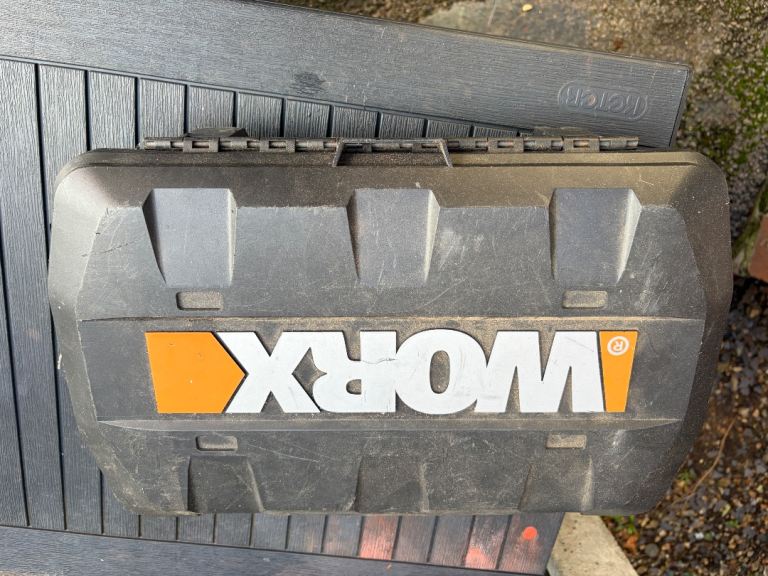 Worx power cutter and accessories 