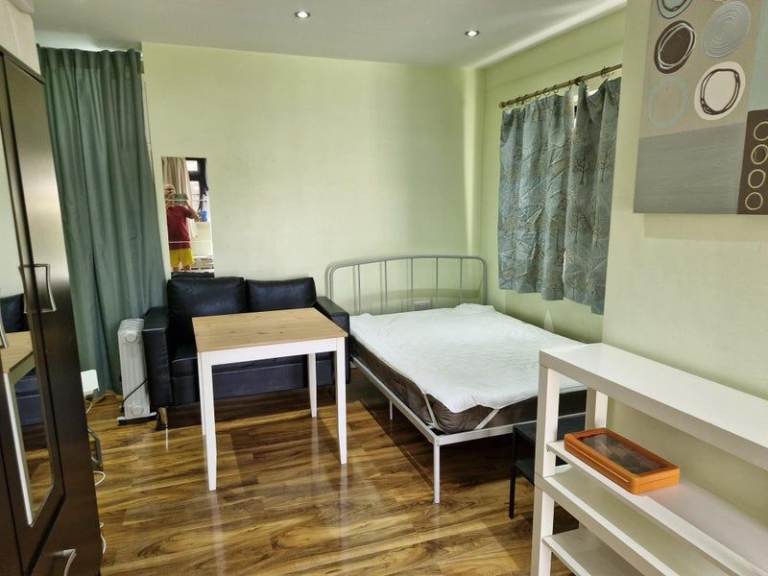 Spacious newly refurbished studio flat for rent near Rayners Lane