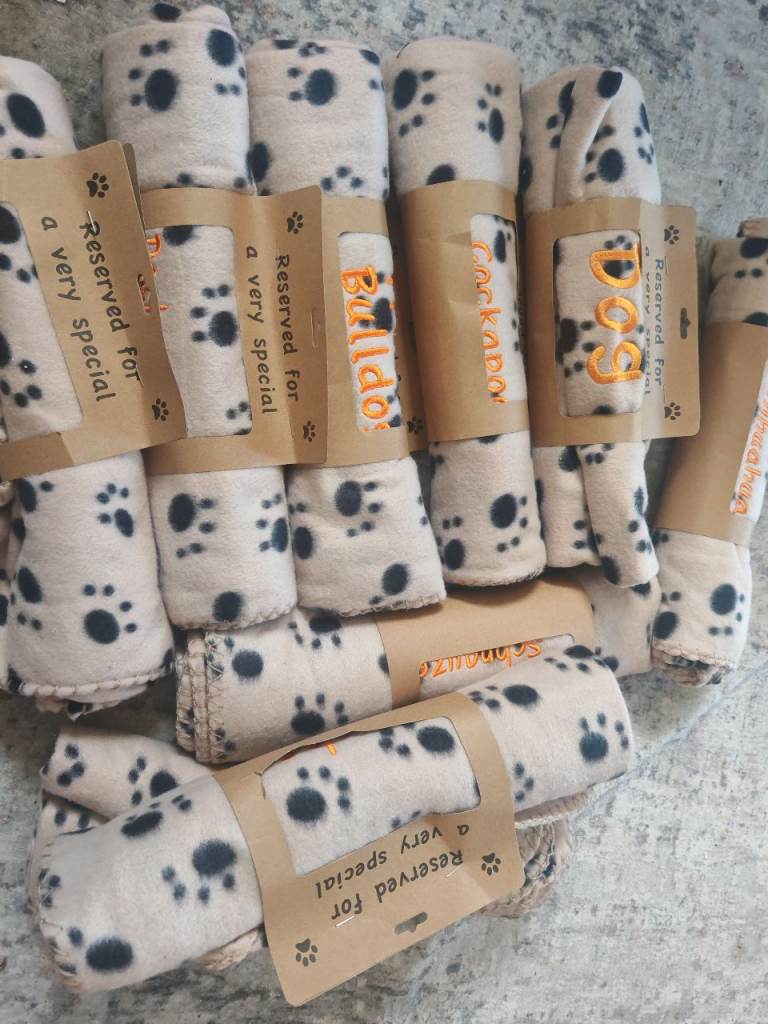 Joblot x 9 Puppy paw print blankets 