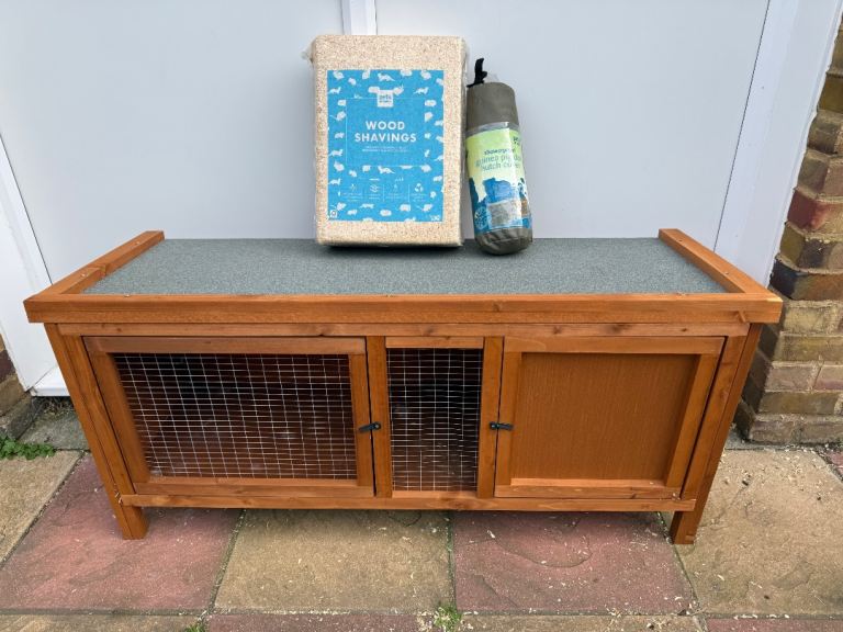 Wooden Guinea Pig Hutch with cover and wood shavings 