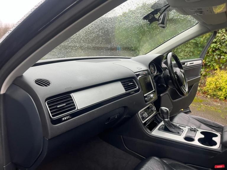 2014 Volkswagen Touareg 3.0 TDI V6 BlueMotion Tech R-Line Tiptronic 4WD Euro 5 (s/s) 5dr ESTATE D...