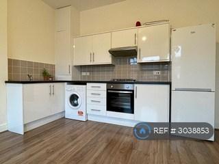 3 bedroom flat in Fairlop Road, London, E11 (3 bed) (#3038853)