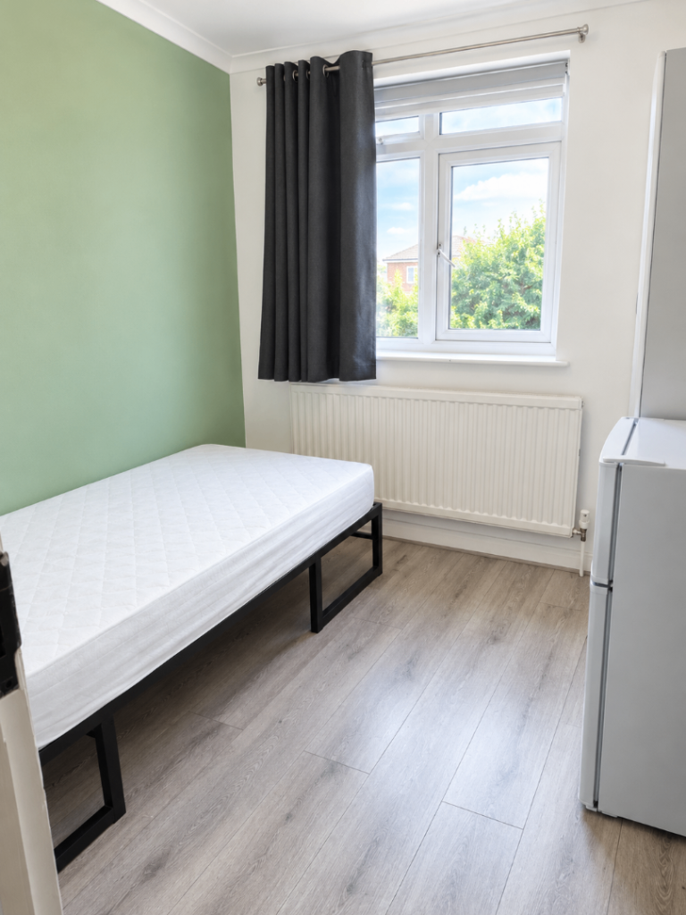 Low Deposit | Furnished Room in N17 – Available Now✨