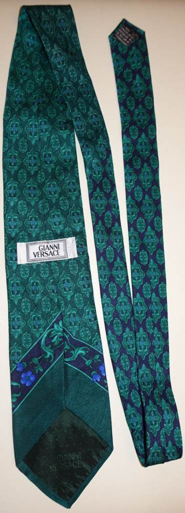 Superb Gianni Versace Silk Tie – Green with Floral Pattern, Excellent Condition