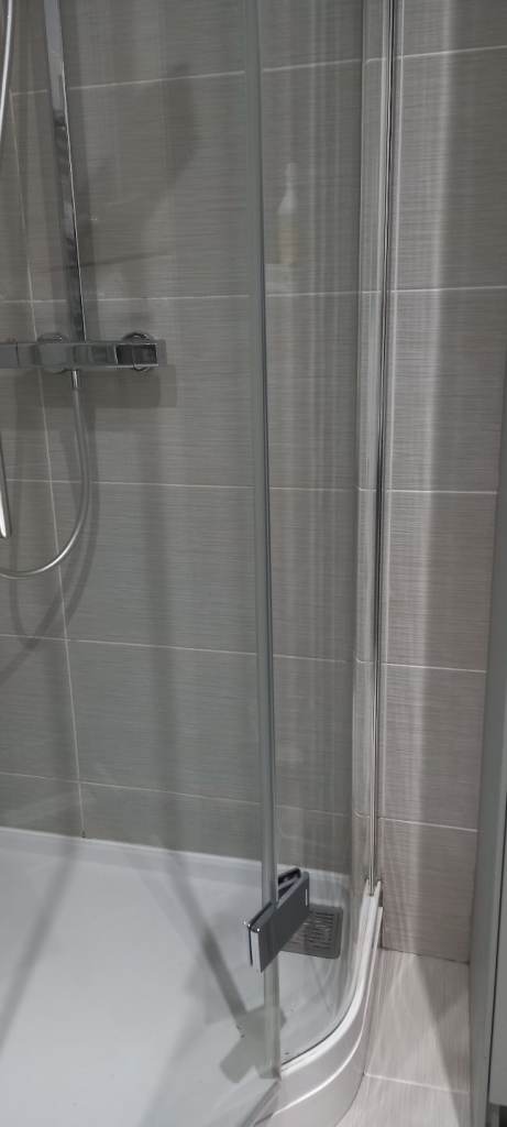 Matki shower enclosure and shower tray
