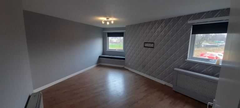Wow 2 bedroom flat, central location private parking 