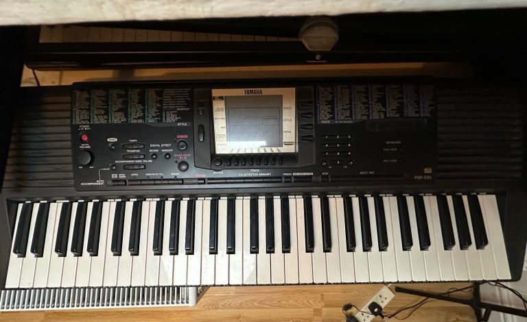 Yamaha PSR 330