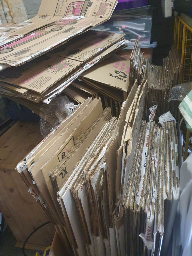 Removal cardboard boxes XL & L