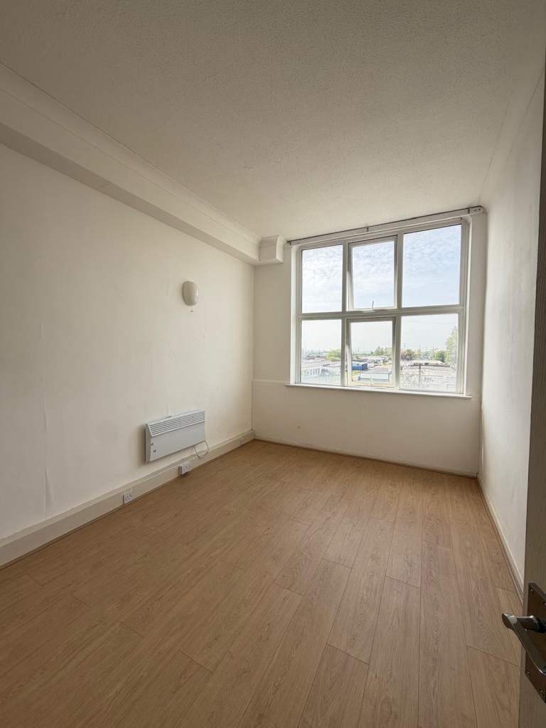 1 Bed Flat, East Tilbury RM18