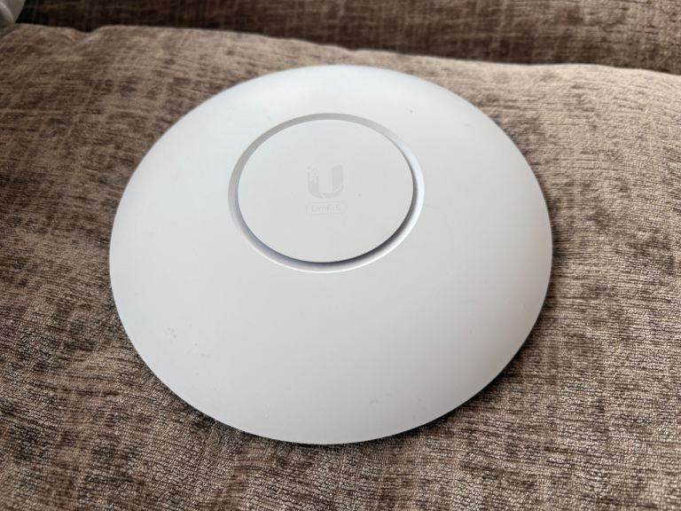 Ubiquiti UniFi Access Point WiFi 6 Pro (U6 Pro) like new
