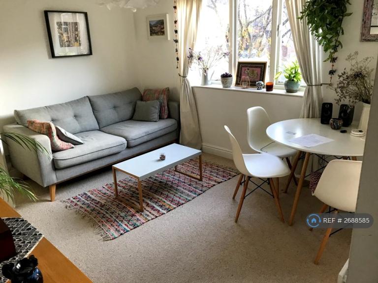 Studio flat in John Williams Close, London, SE14 (#2688585)