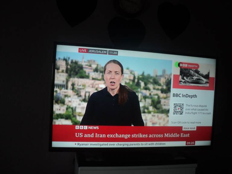 48 INCH LED BUSH TV