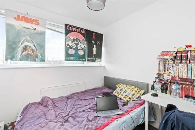 Double Room to Let in Shared House near Brighton Hospital