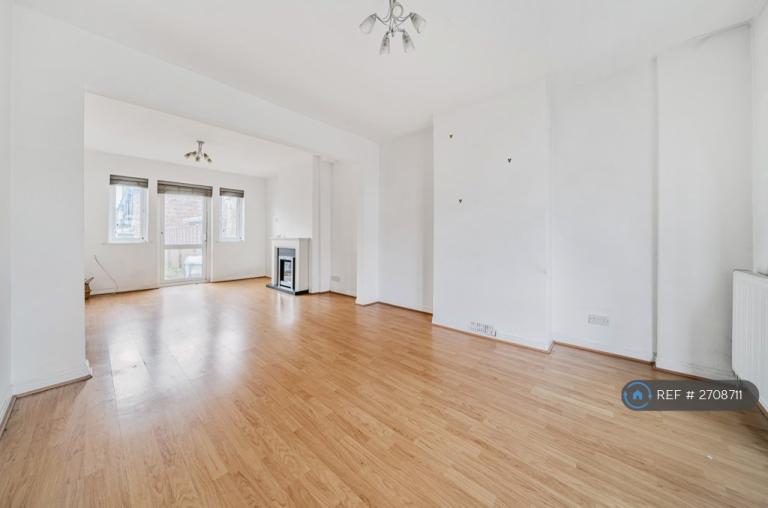 3 bedroom house in St. Andrews Road, London, W3 (3 bed) (#2708711)