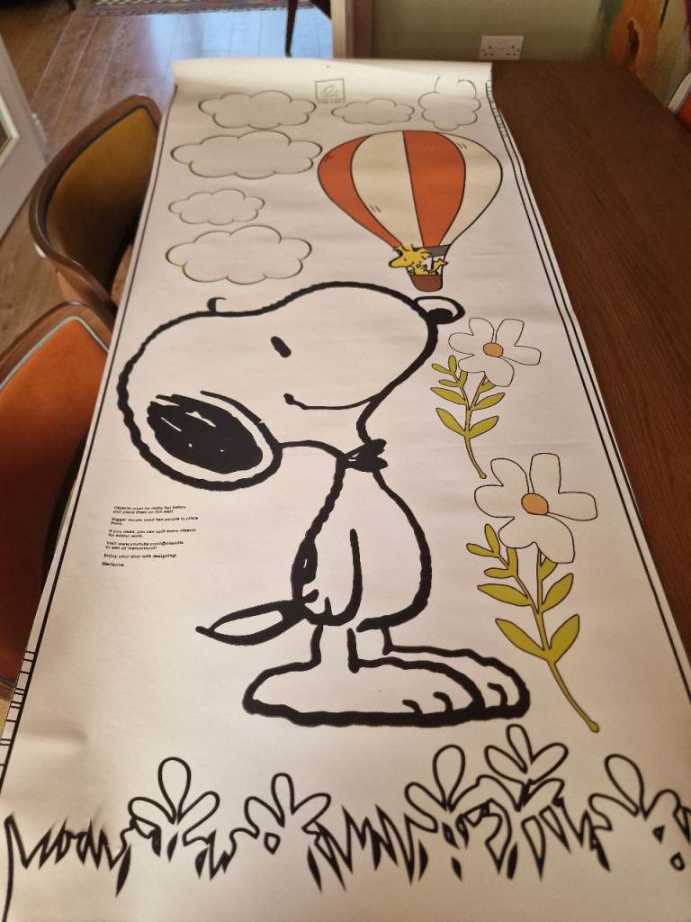 Self adhesive Snoopy Hot Air Balloon Wall Art Decal.