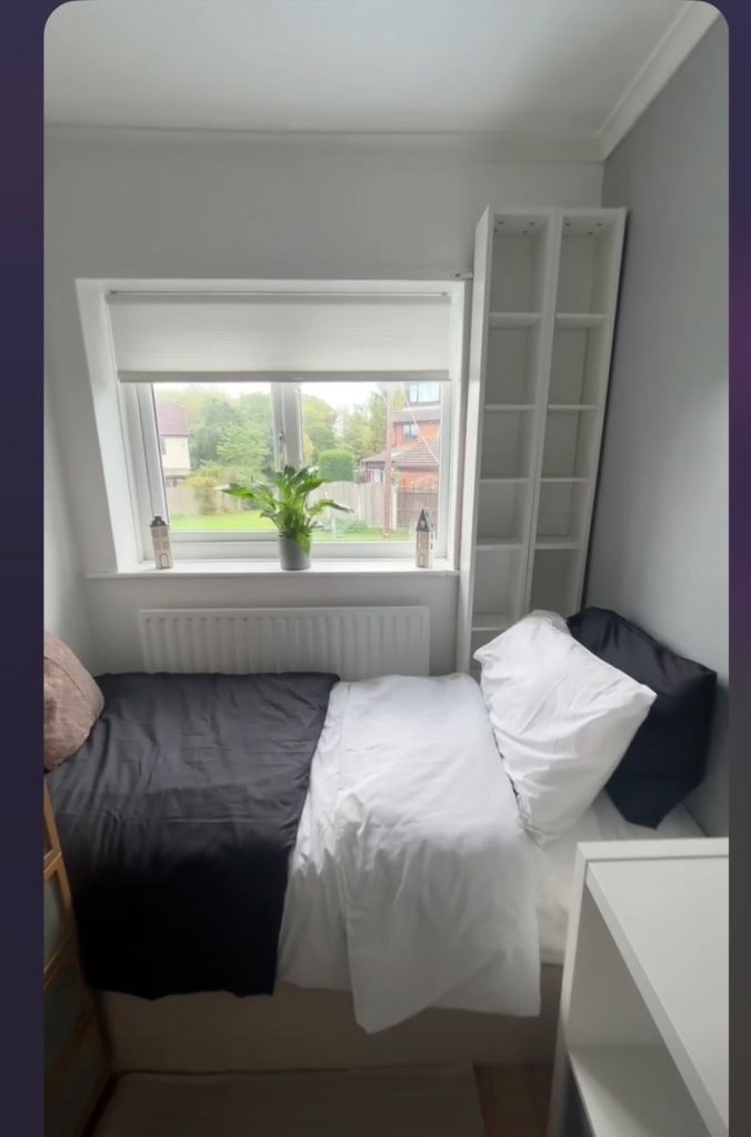 ALL FEMALE HOUSE - small single room to rent 