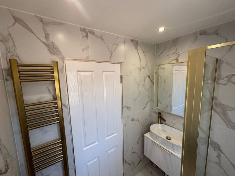 BUILDER#LOFT CONVERSION#EXTENSION#DECORATOR#LAMINATE#TILING#REFURBISHMENT#FLOORING AND MUCH MORE