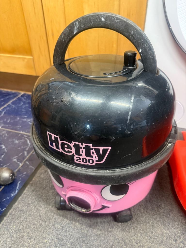 Hetty in pink Vacuum Cleaner with Hose – Good Condition
