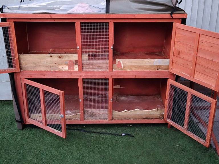 Rabbit hutch