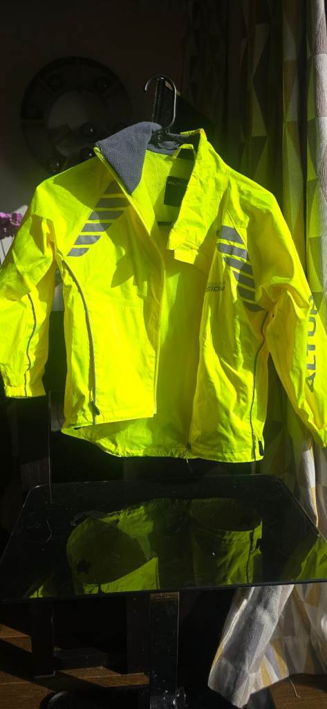 Altura Night Vision childrens cycling jacket