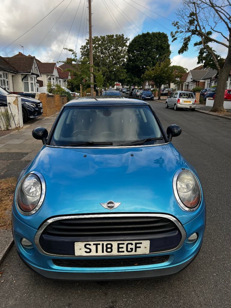 Mini Cooper 2018 - Neat and In Good Condition. 