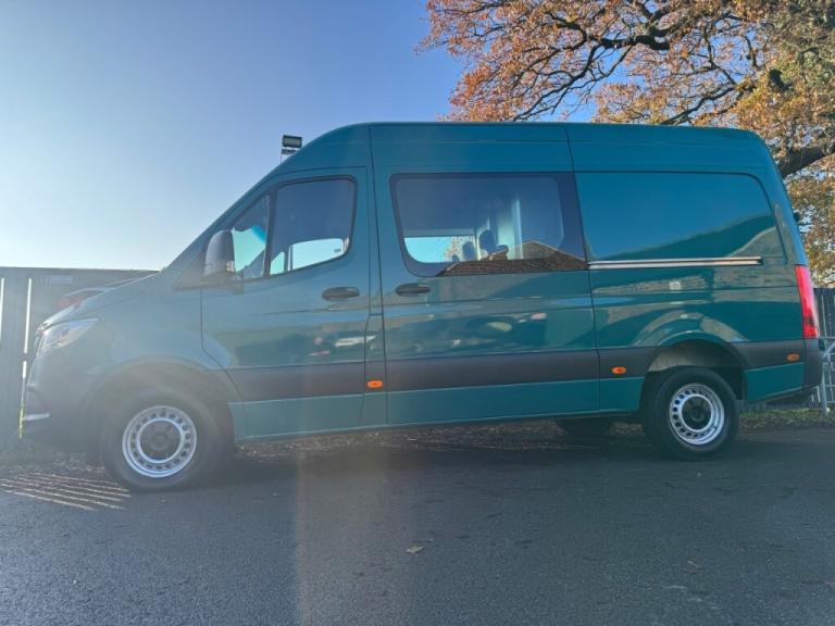  Mercedes-Benz Sprinter SPRINTER 2.1L 314CDI 3.5t H2 L2 RWD WINDOW COMBI CREW