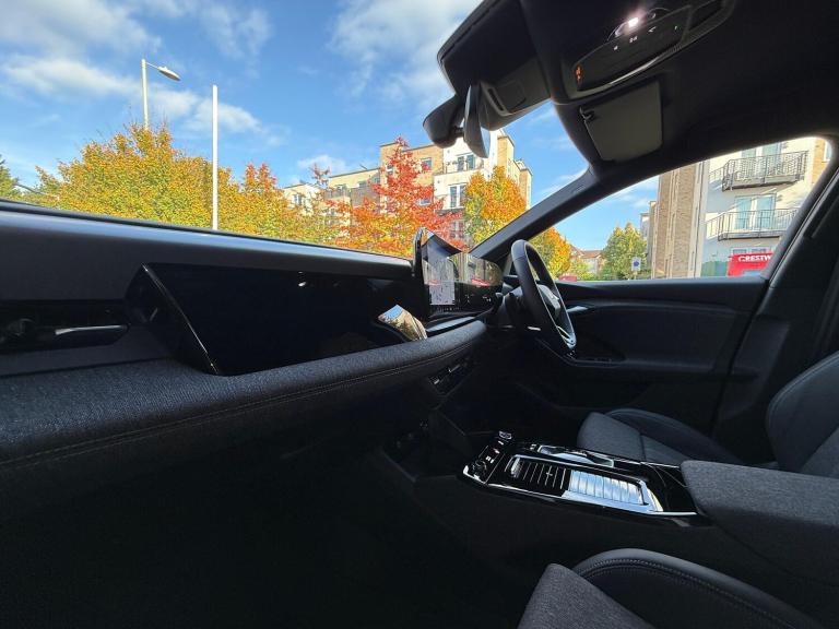 2025 Audi Q6 e-tron 83kWh S line SUV 5dr Electric Auto (252 ps) ESTATE Electric Automatic