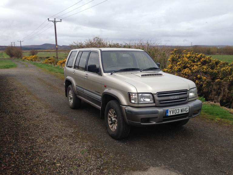 ISUZU TROOPER 3.0 D. LWB 7 SEATER OUTSTANDING CONDITION FSH LONG MOT DELIVERY AVAILABLE