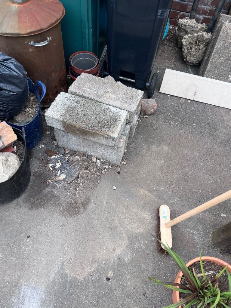 6 breeze blocks 