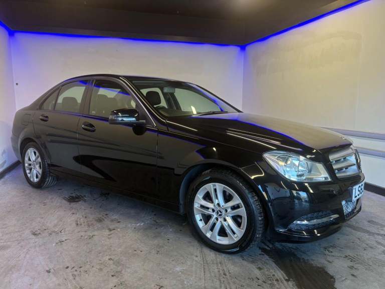 2013 Mercedes-Benz C Class C200 CDI BlueEFFICIENCY Executive SE 4dr Auto SALOON DIESEL Automatic