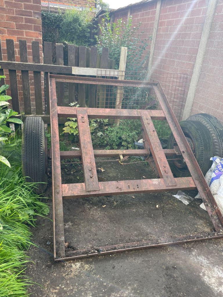 Landrovet trailer