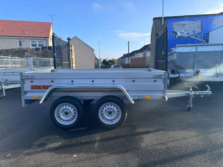 BRAND NEW 7,7FT X 4,2FT TWIN AXLE FLAT TRAILER 750KG