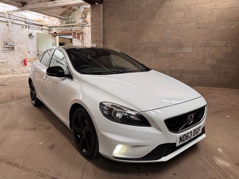 2014 Volvo V40 D2 R DESIGN Nav 5dr Powershift HATCHBACK Diesel Automatic