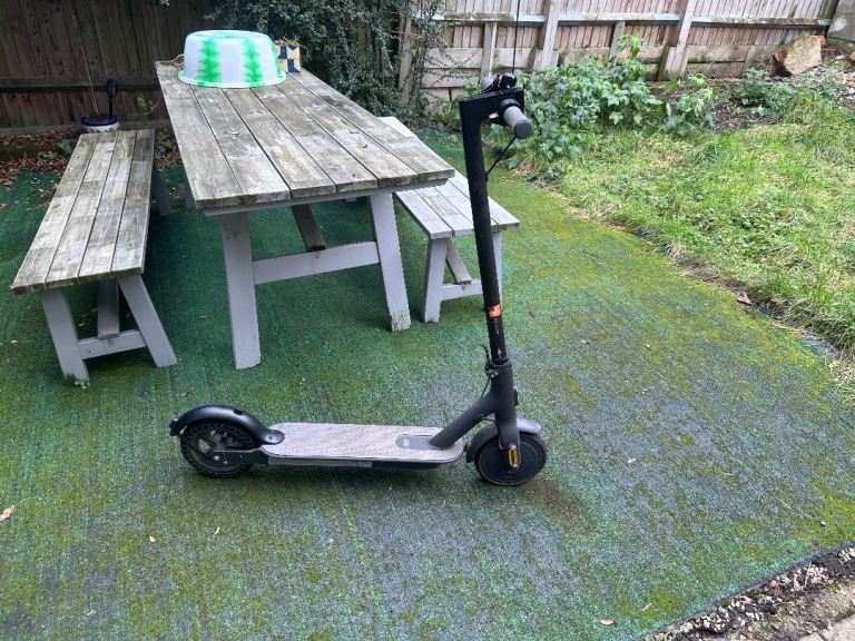 Xiaomi essential e-scooter 